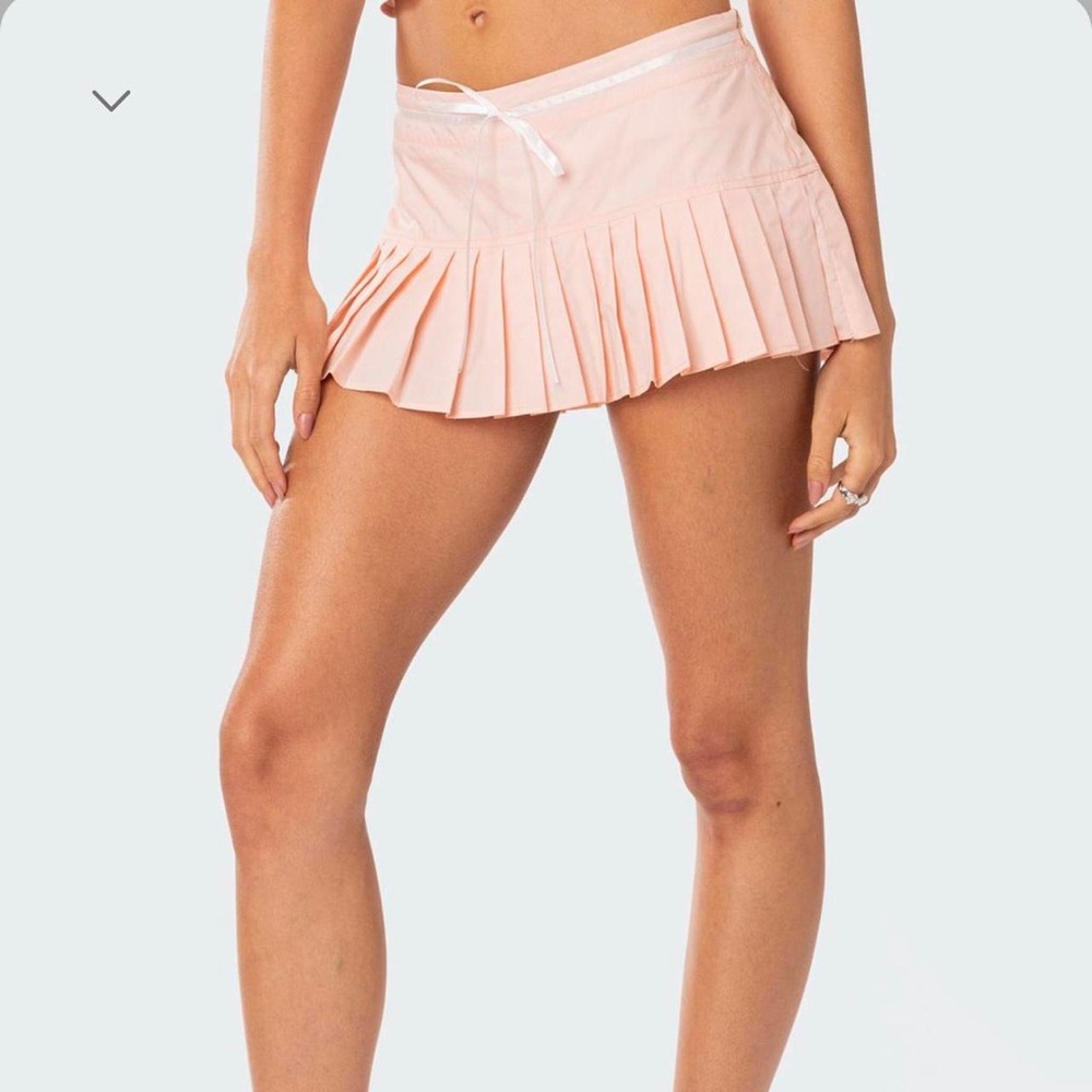 Edikted Peach Pleated Mini Skirt Size Small NWT